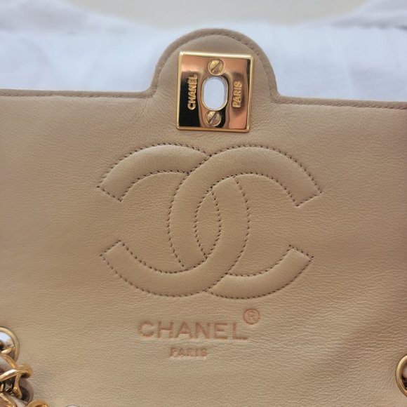 Chanel Circle CC Lock Beige Half Flap - Picture 4 of 9
